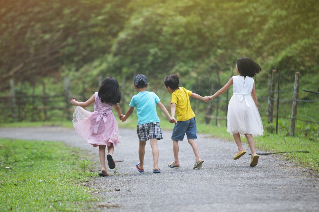 Innovative Ways to Stay Connected with Loved Ones While Traveling Image 3