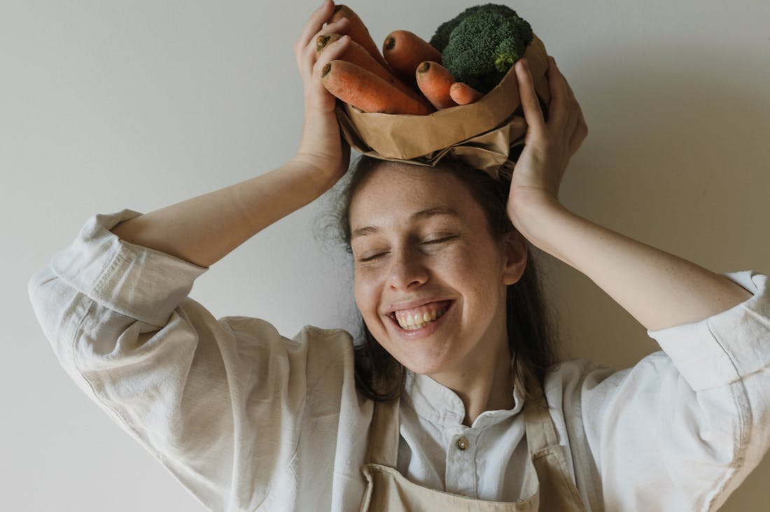 Maintaining Optimal Health Through Balanced Nutrition and Lifestyle Choices Image 1