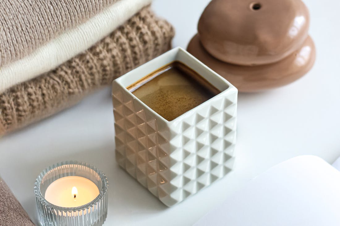 Crafting a Modern Lifestyle: Balancing Minimalism and Comfort Image 2