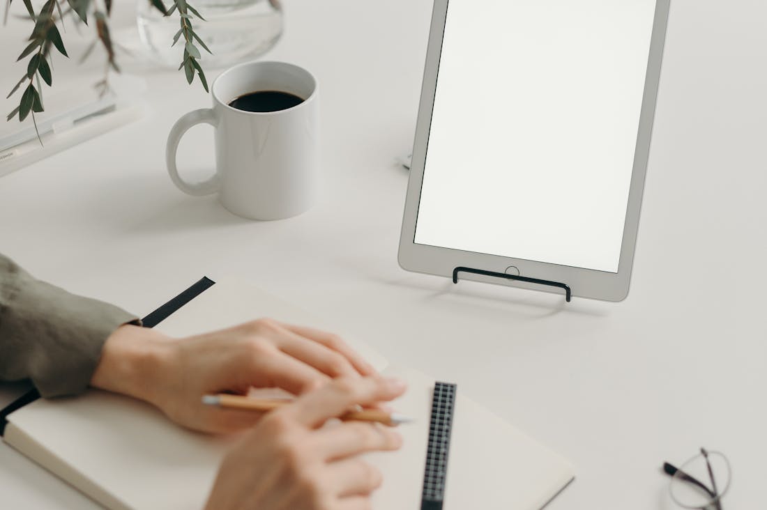 Innovative Tech Gadgets Transforming Modern Living Image 3