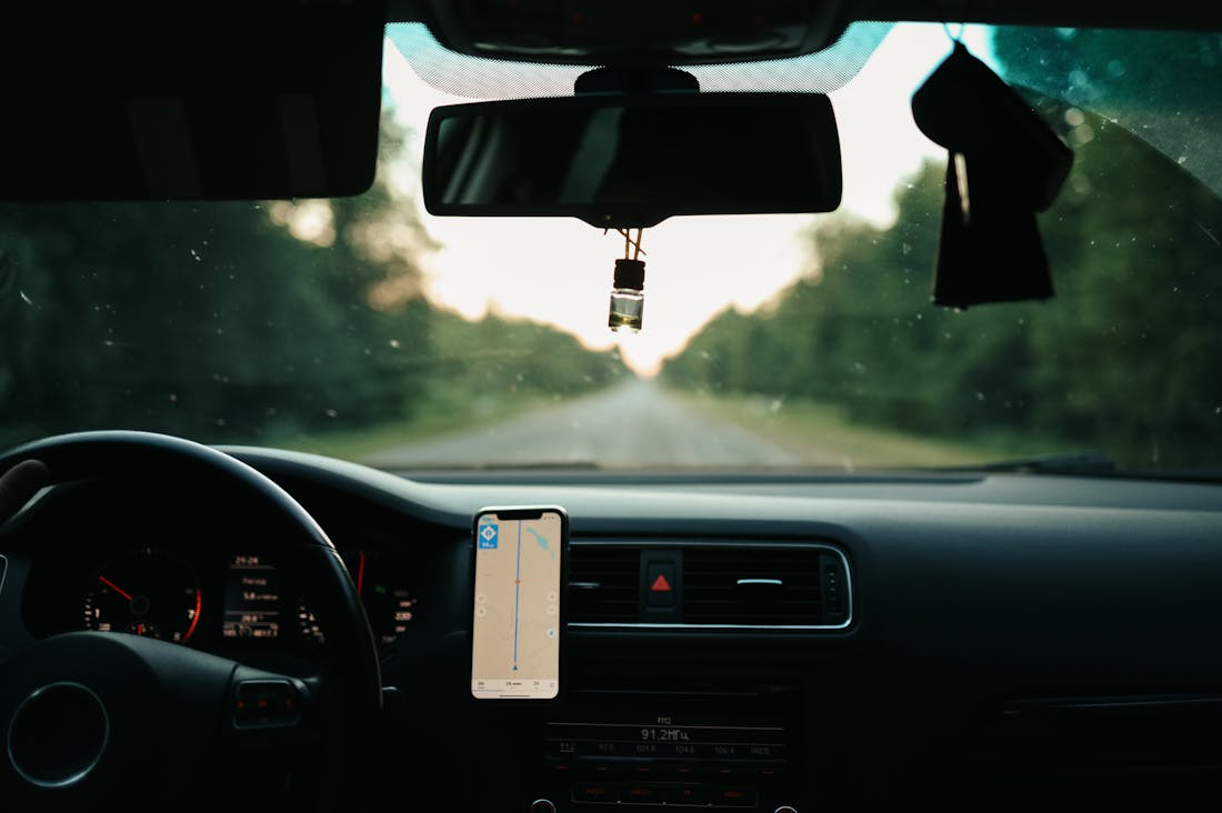 Innovative Tech Gadgets Transforming Travel Experiences for Adventurers Image 3