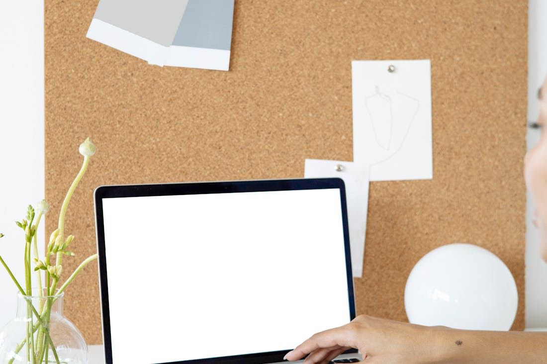 Tech Innovations Revolutionizing Workplace Environments Image 1