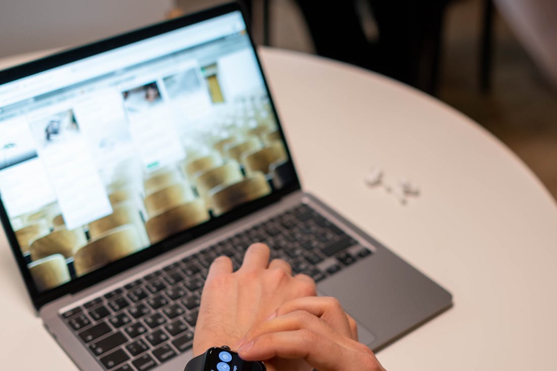 Cutting-Edge Tech Innovations Shaping Future Work Environments Image 1