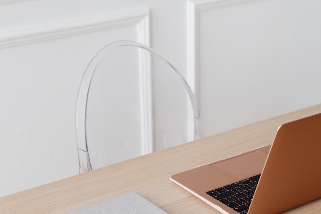 Crafting a Comfortable and Stylish Home Office Space Image 1