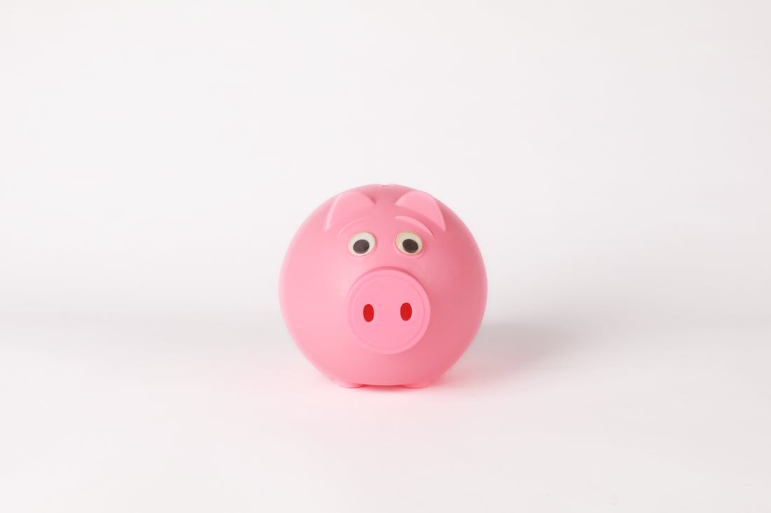 Essential Strategies for Building Wealth through Smart Investments and Savings Image 1