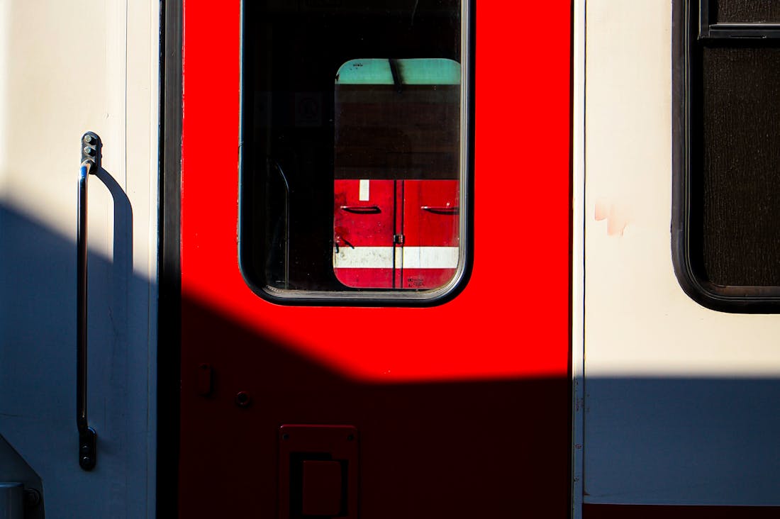 Sustainable Travel: Making Eco-Friendly Choices on the Road Image 2