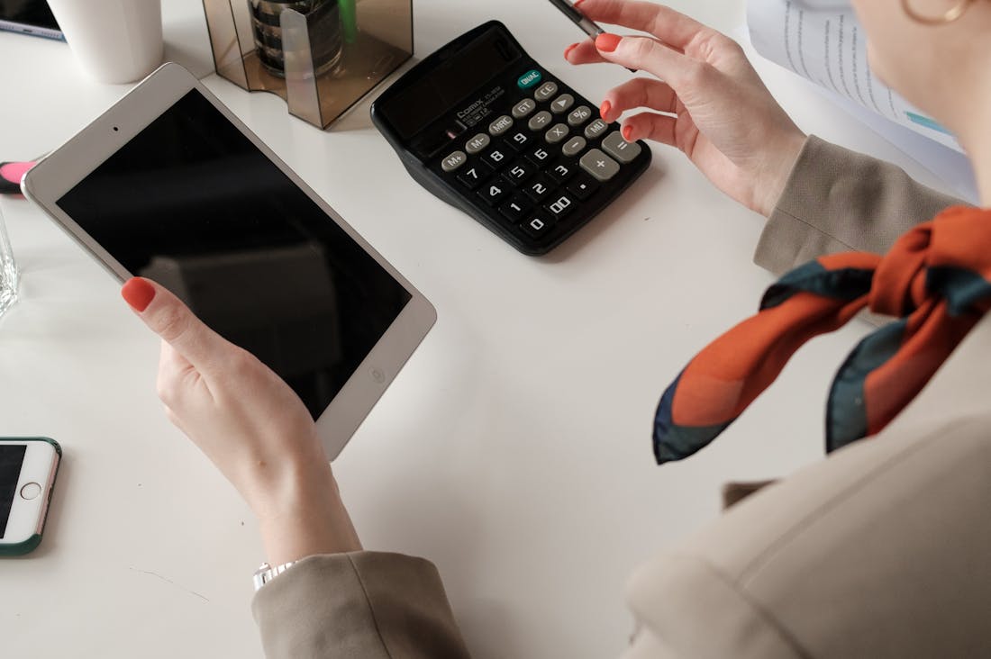 Mindful Money Management: A Holistic Approach to Financial Wellness in the Digital Age Image 2