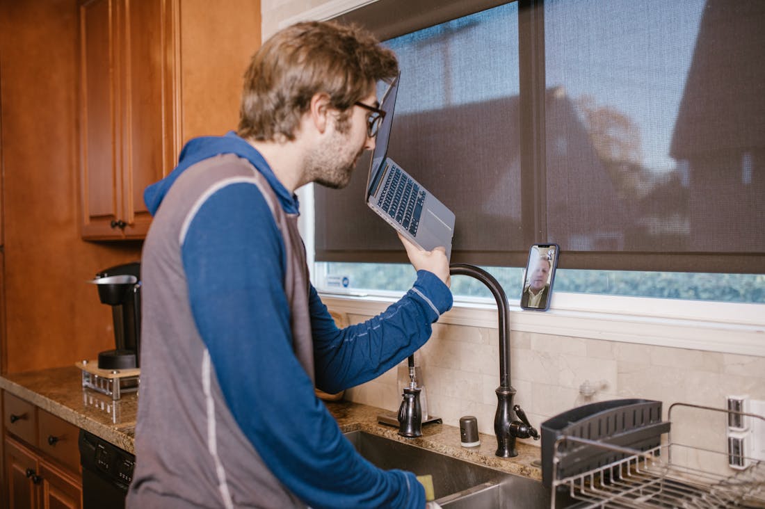 The Impact of Digital Technology on Mental Health: How to Unplug and Reconnect Image 3