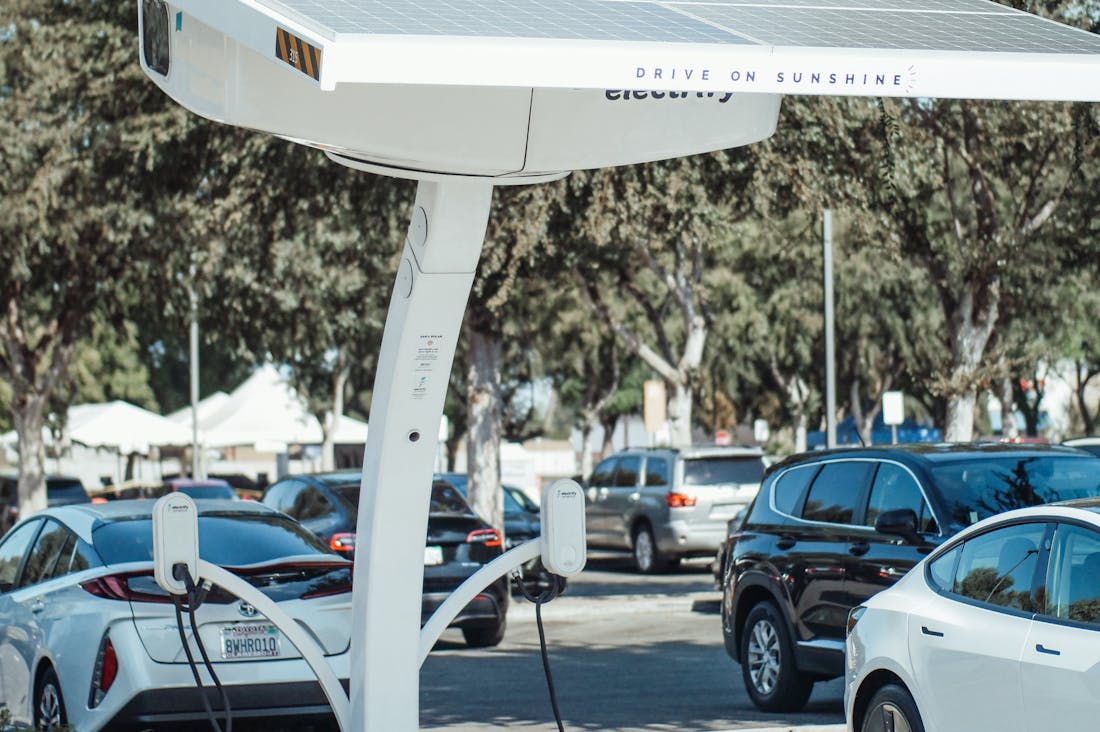 The Rise of Electric Cars: How Sustainable Technology is Revolutionizing the Auto Industry Image 2