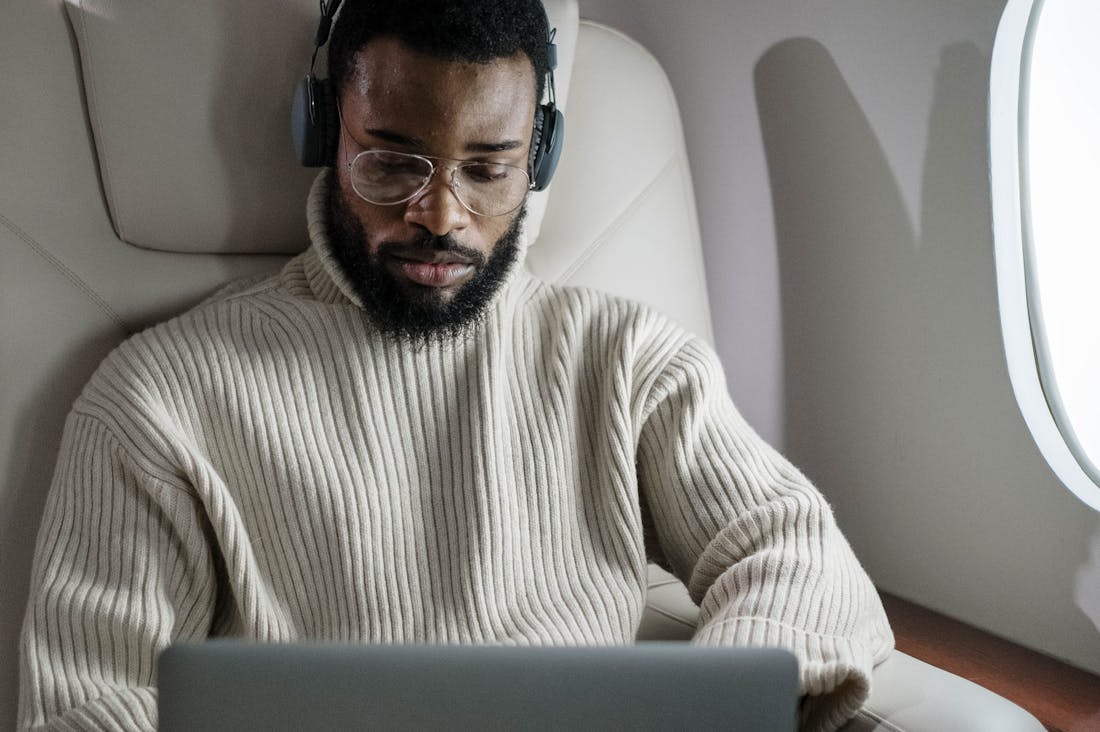 Innovative Tech Gadgets Transforming Travel Experiences Image 1