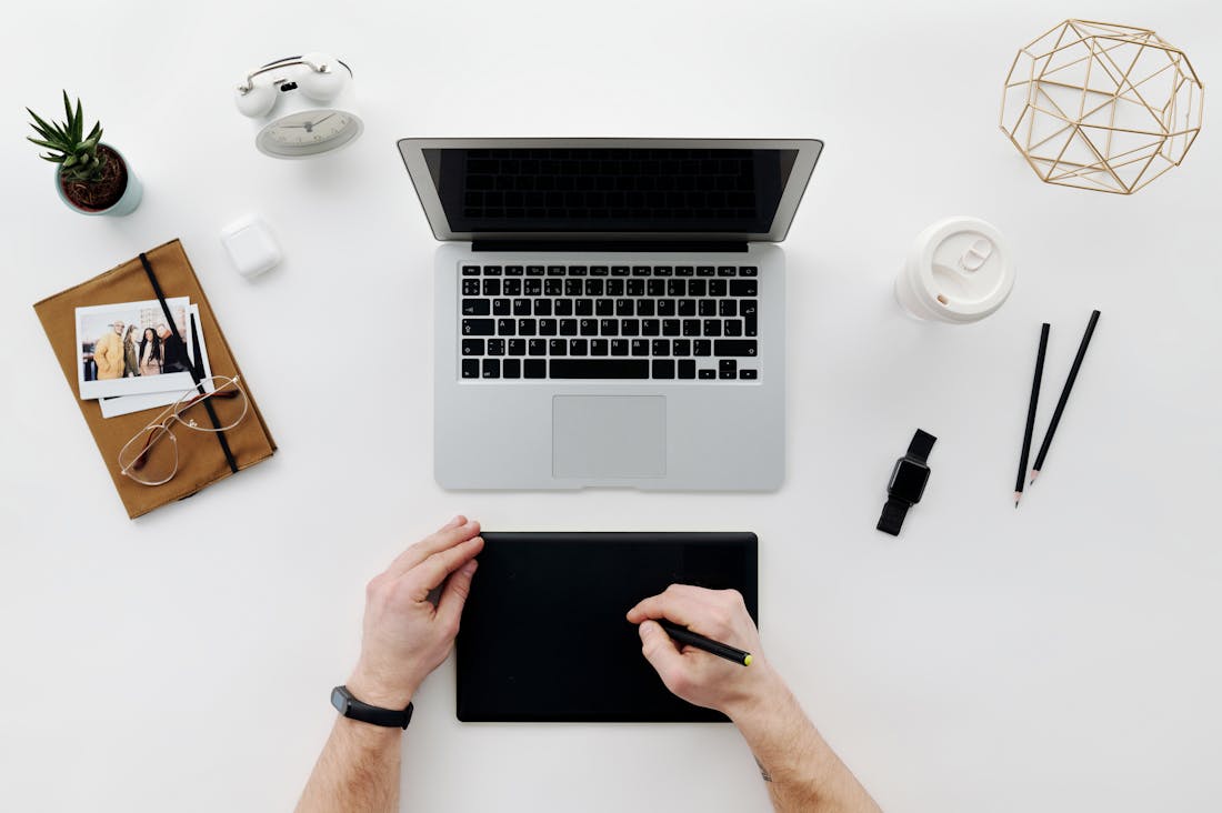 Smart Tech Gadgets Transforming Your Everyday Life at Home and Work Image 1