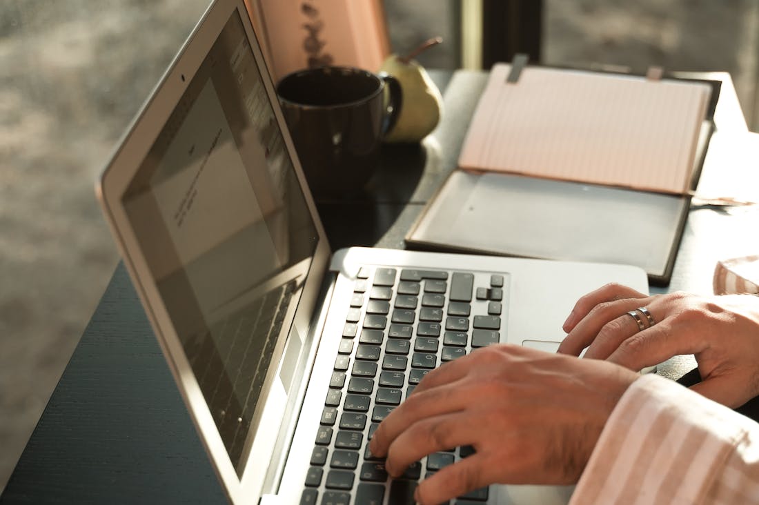 Innovative Tech Gadgets Reshaping Work and Productivity in the Modern Workspace Image 3