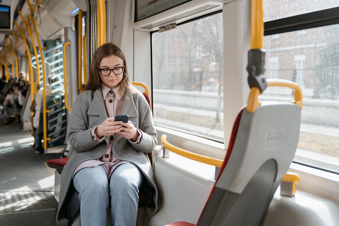 Innovative Travel Hacks That Enhance Experiences and Reduce Costs Image 3