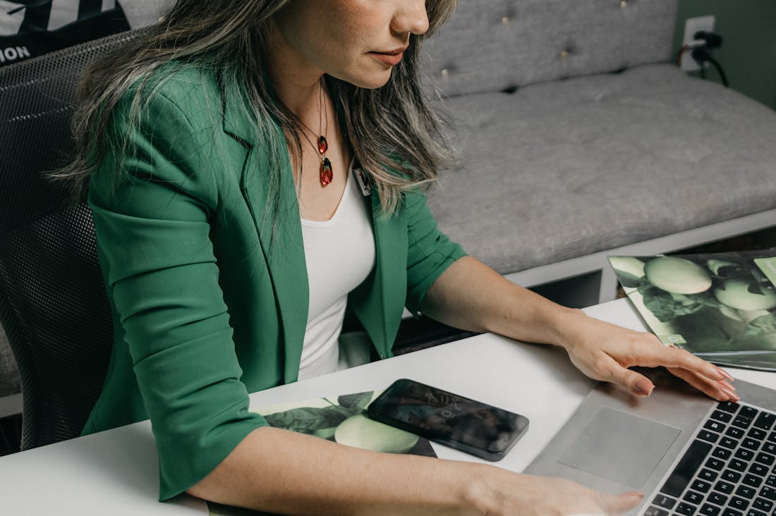 Innovative Tech Gadgets Transforming Daily Routines and Enhancing Productivity Image 3