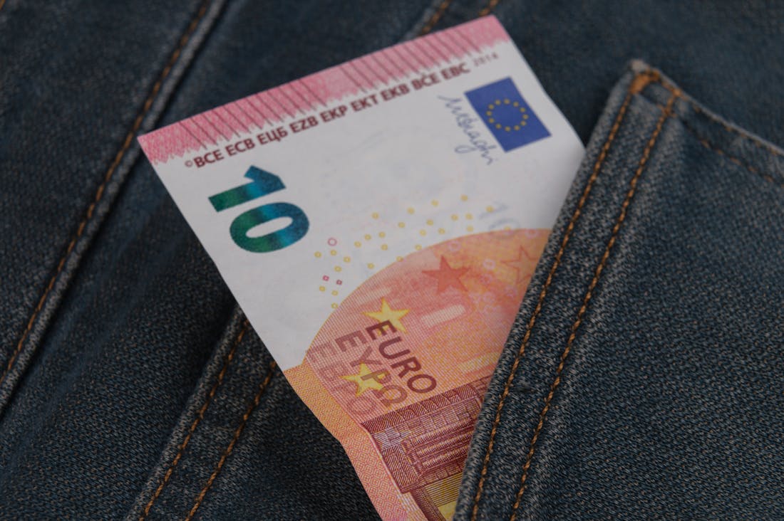 Practical Tips for Boosting Savings While Enjoying Life's Luxuries Image 3