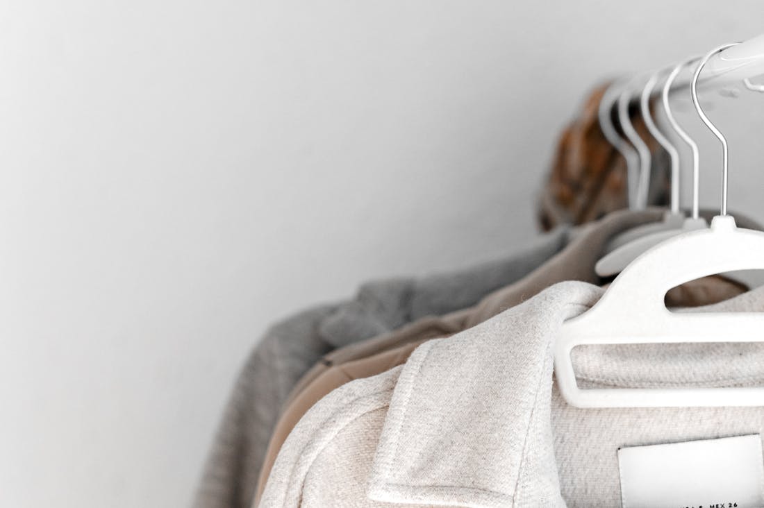 Thriving in a Minimalist Lifestyle: Reducing Clutter for Better Health and Happiness Image 2