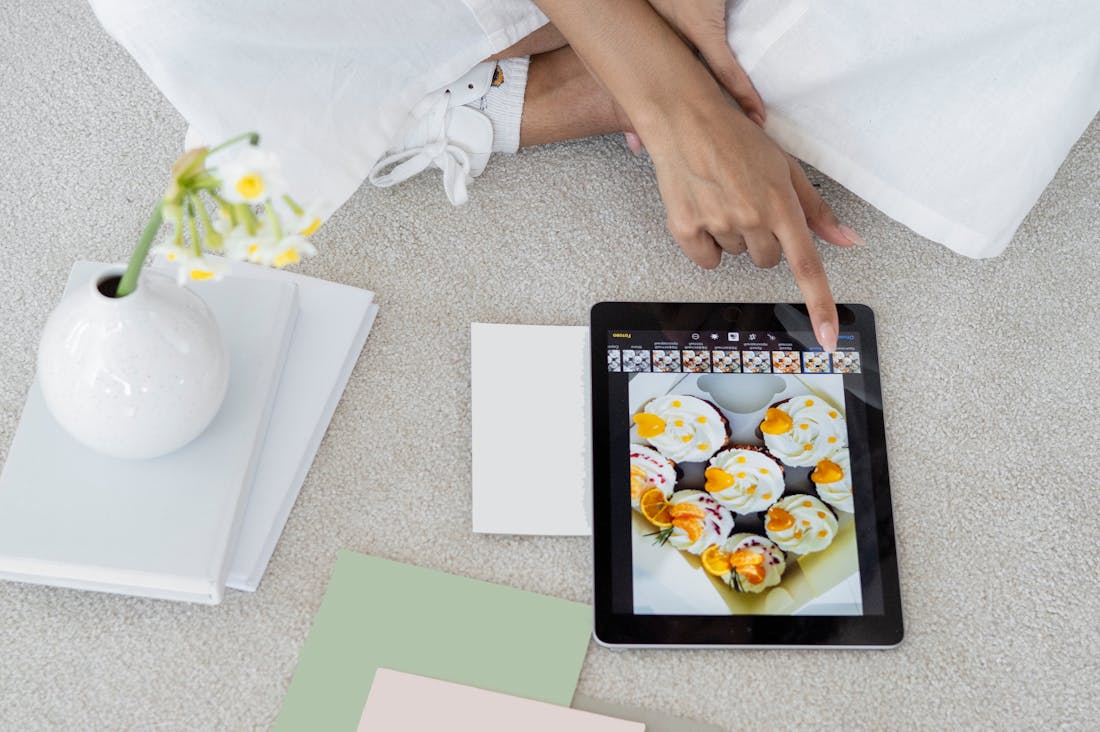 Essential Tech Gadgets Transforming Everyday Life Image 3