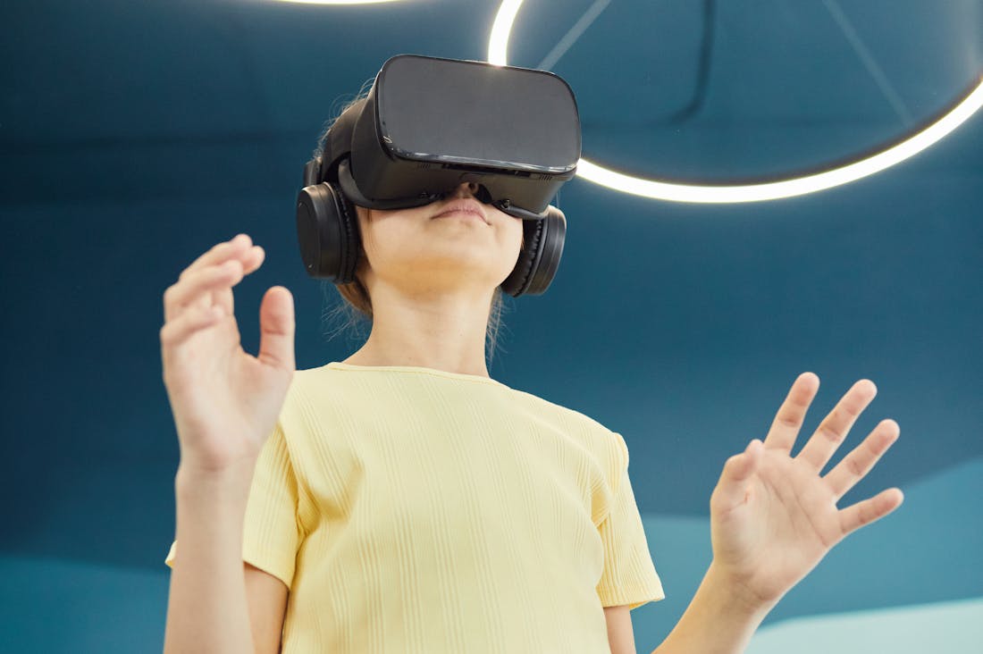Innovative Tech Trends Reshaping Daily Life and Work Environments Image 3