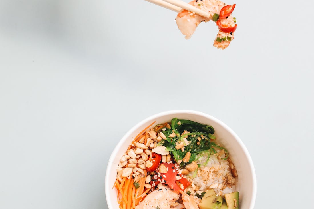 Optimal Nutrition Choices for Busy Professionals: Fueling Your Day with Quick and Healthy Meals Image 1