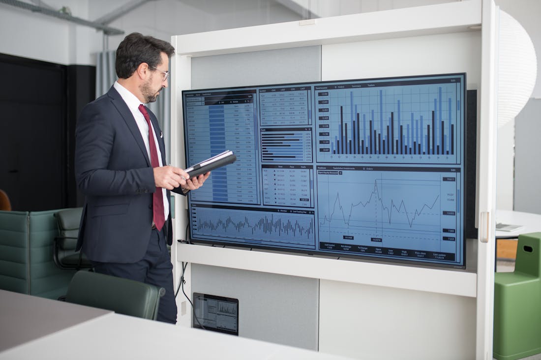 Navigating the Future of Finance: Smart Investment Strategies for a Resilient Portfolio Image 3