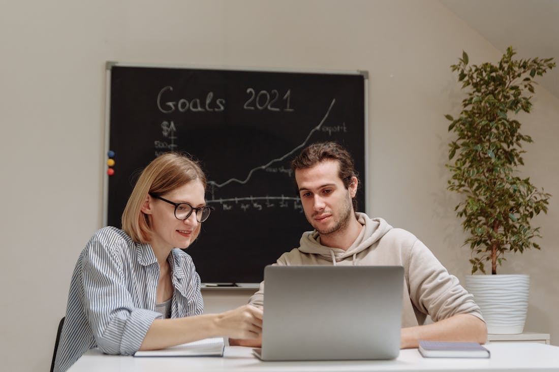 Smart Financial Planning for Young Adults: Strategies to Secure Your Future and Thrive Today Image 2