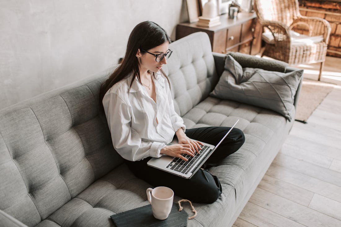 Integrating Technology into Daily Life: Smart Home Solutions, Digital Wellbeing, and Productivity Hacks Image 1