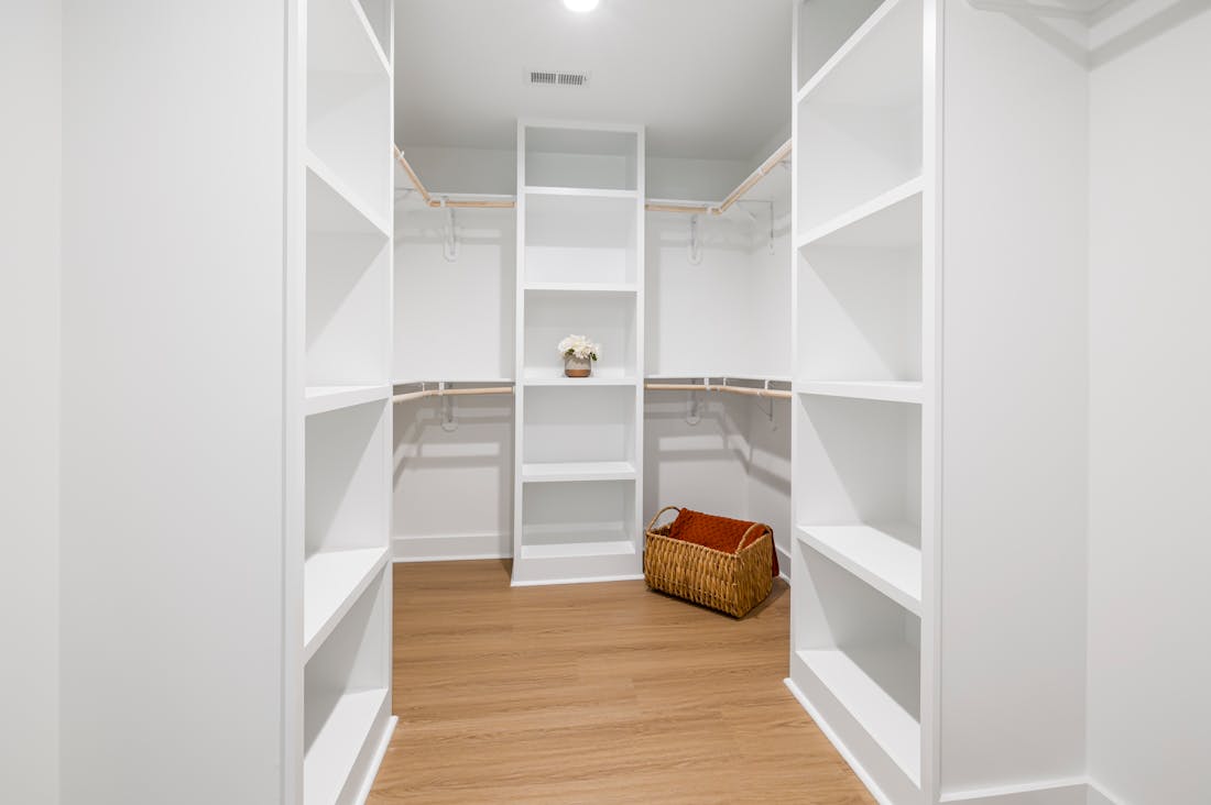 Mastering the Art of Minimalism: How to Simplify Your Life for Greater Fulfillment Image 2