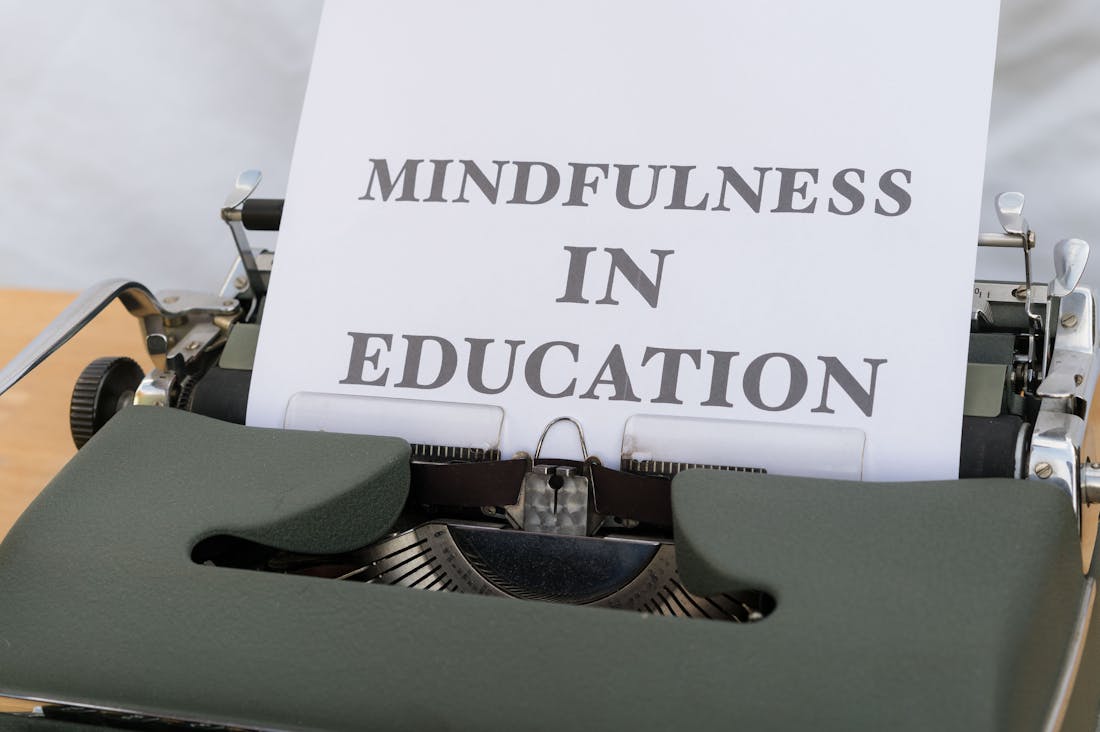 The Art of Mindful Tech Use: How to Balance Modern Technology with Mental Well-Being Image 2