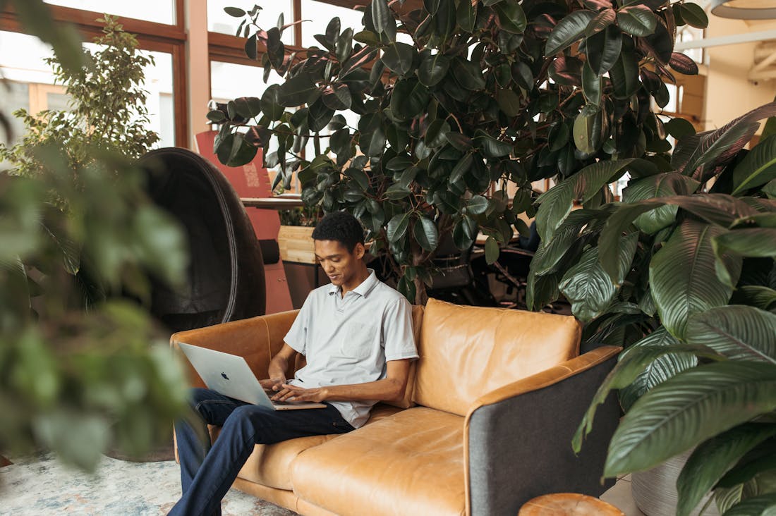 Smart Tech Gadgets to Upgrade Your Home and Lifestyle Effortlessly Image 2