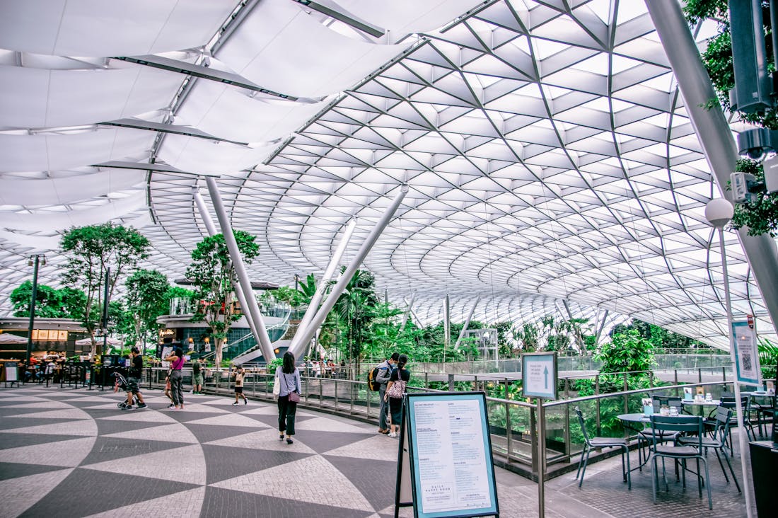 Tech Innovations Shaping Tomorrow’s Travel Experience: From AI to Virtual Reality Image 3