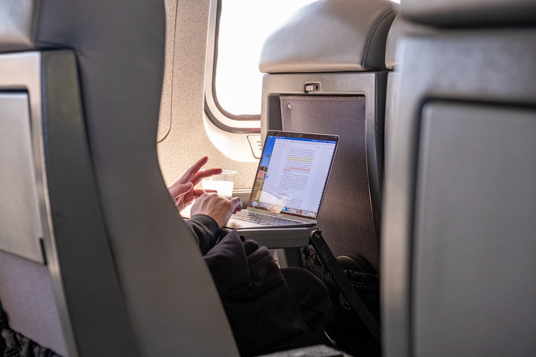 Tech-Savvy Travel: Essential Apps and Gadgets to Enhance Your Journey Experience Image 2