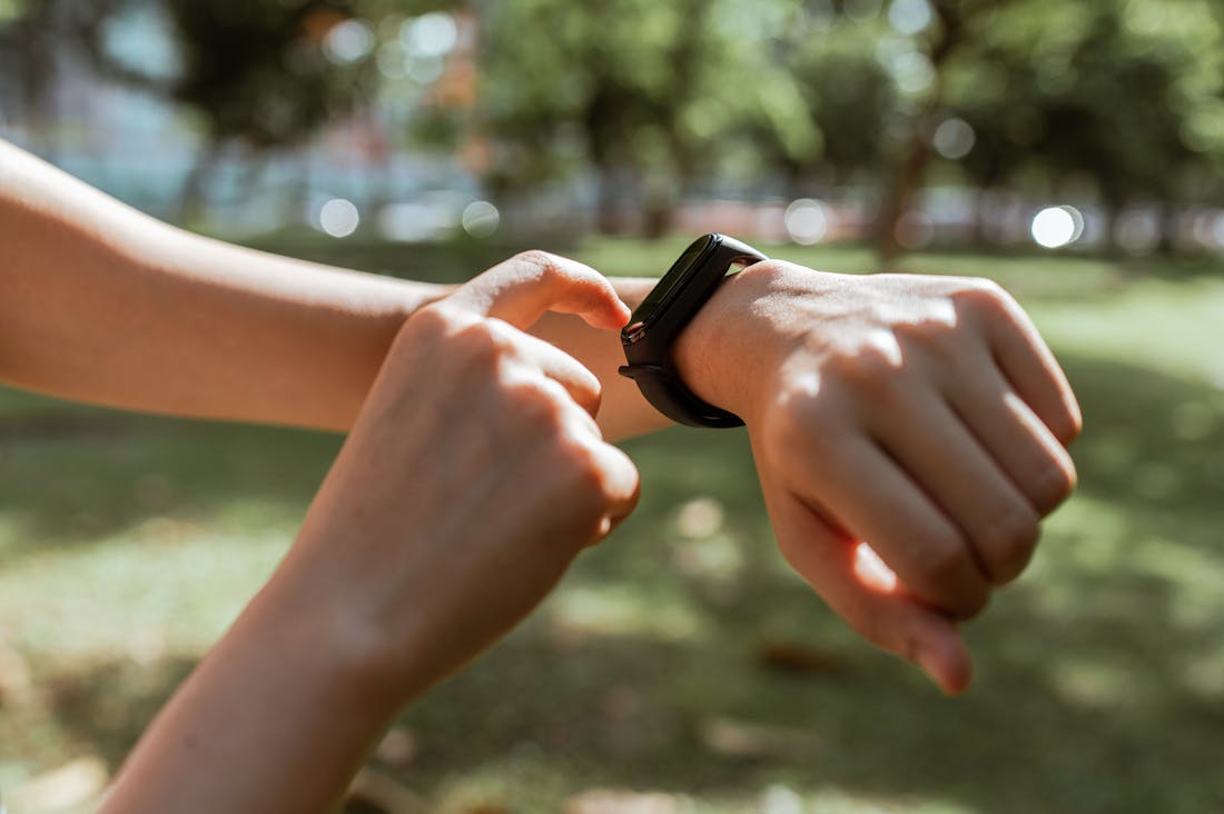 Essential Tech Gadgets Shaping the Future of Everyday Living Image 2