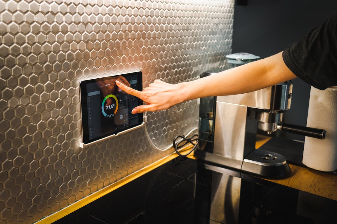 Tech Innovations Shaping Everyday Life: From Smart Homes to Health Gadgets Image 1