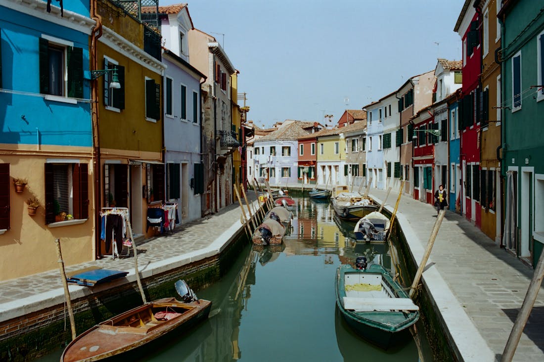 Travel Strategies for Immersive and Authentic Cultural Experiences Image 1