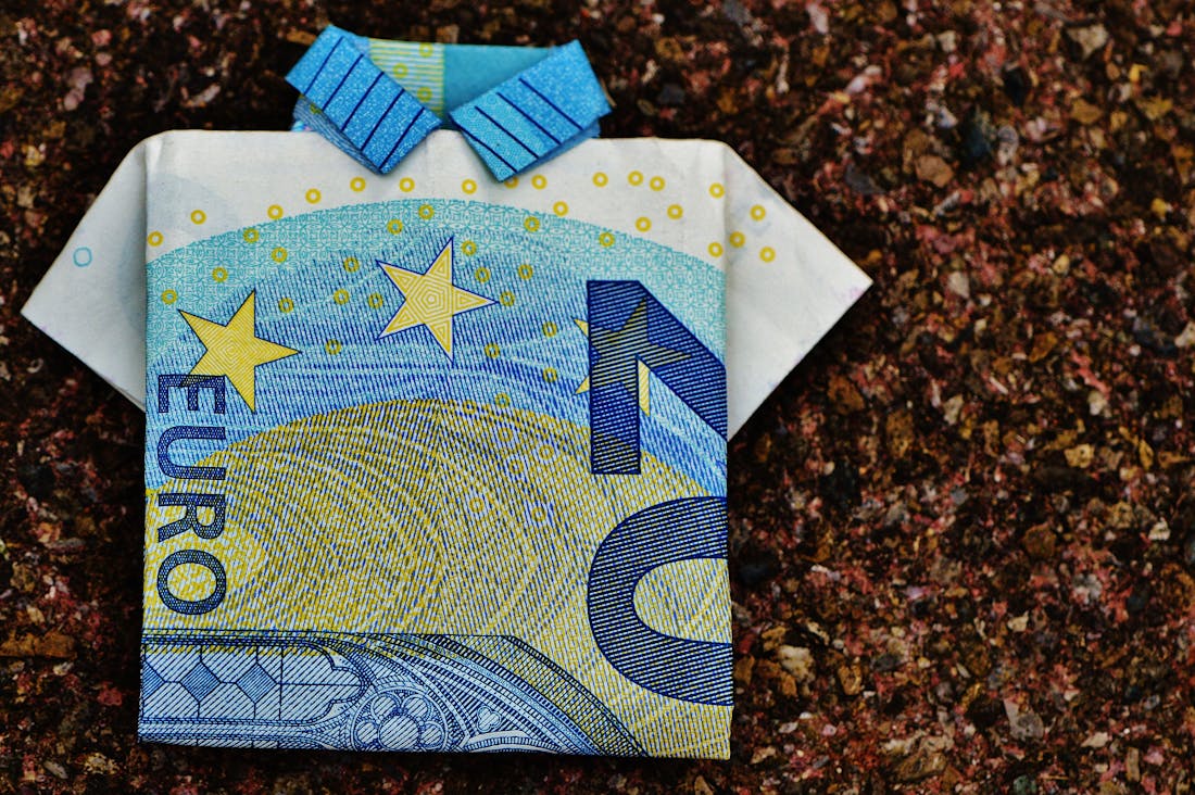 Effective Personal Finance Strategies for Young Adults in Today's Economy