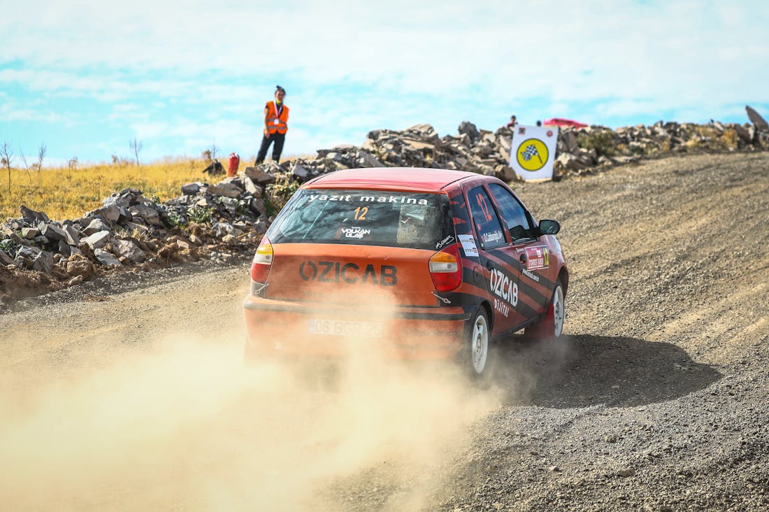 Refining Your Driving Skills: Tips to Elevate Your Road Confidence Image 2