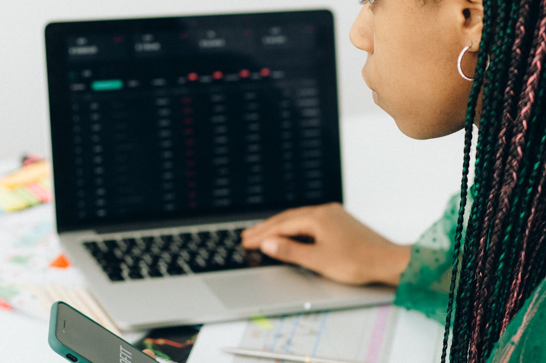 Smart Investment Tips for Navigating Today's Volatile Market Image 3