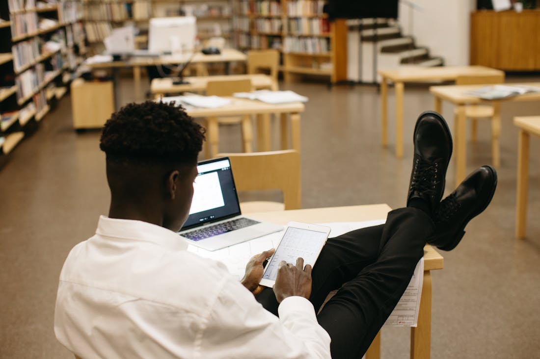 Embracing a Tech-Savvy Lifestyle: Gadgets, Apps, and Habits for Modern Living Image 3