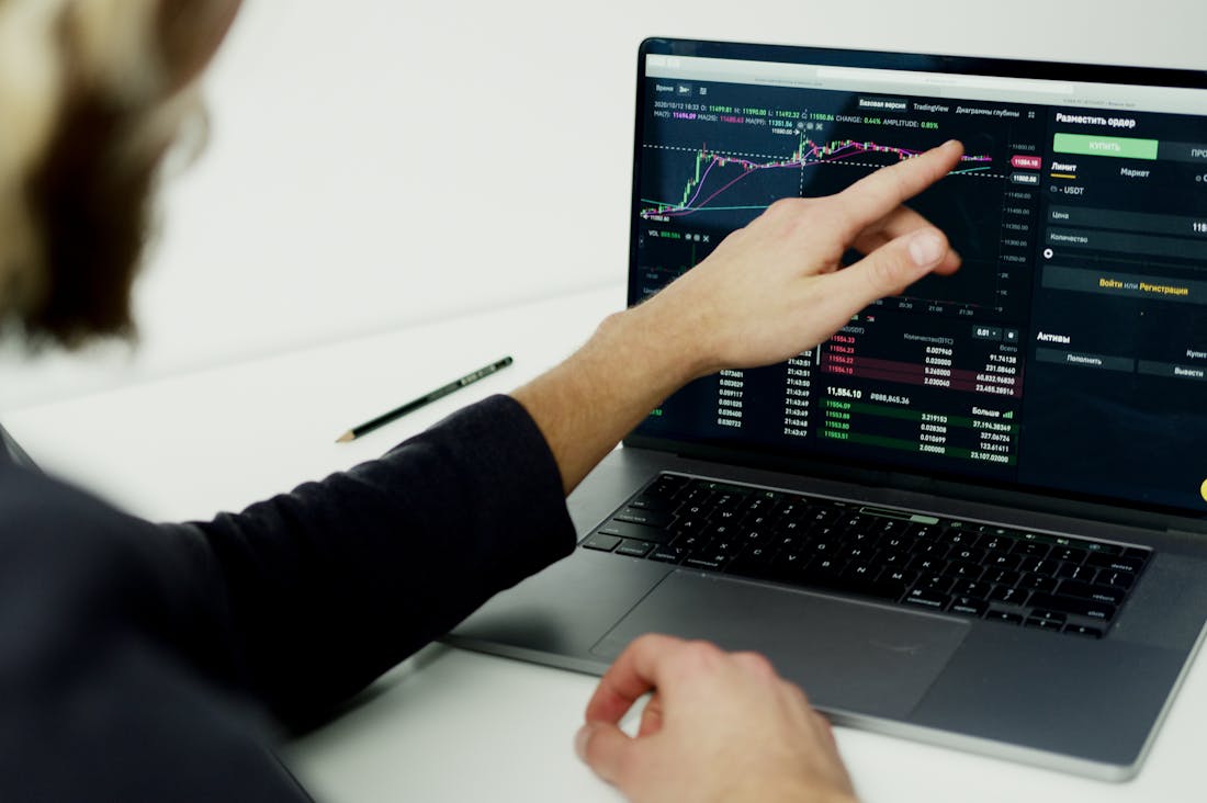 Navigating the World of Investment: Essential Tips for Financial Empowerment Image 2