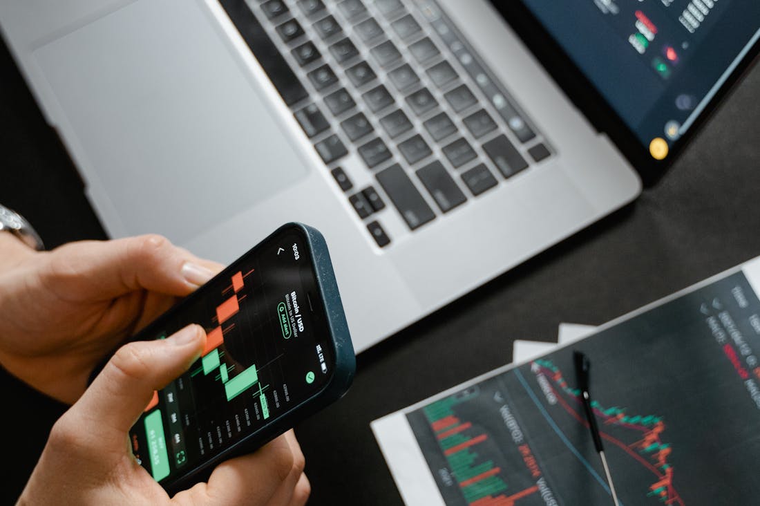 Understanding Fintech Innovations: How Technology is Transforming Personal Finance in Today's Digital Age Image 1