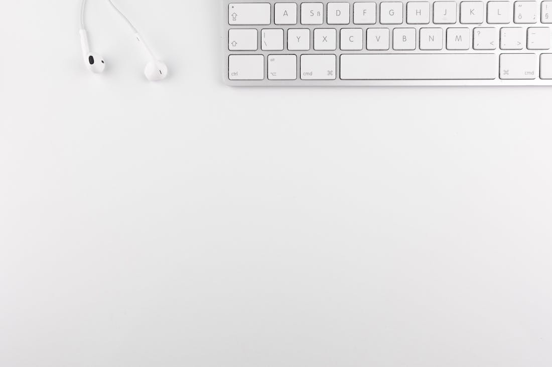 Digital Minimalism: Finding Balance in a Hyperconnected World Through Tech and Lifestyle Changes Image 1