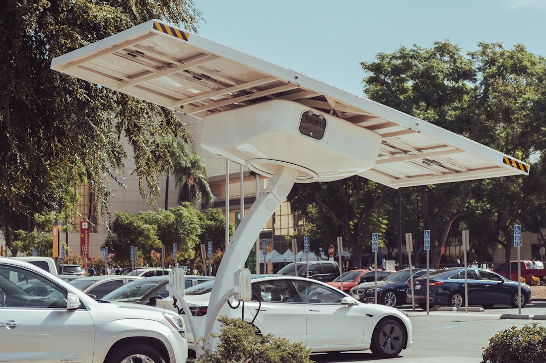 Navigating the Changing Landscape of Automotive Technology: Innovations that Define Our Future Image 2