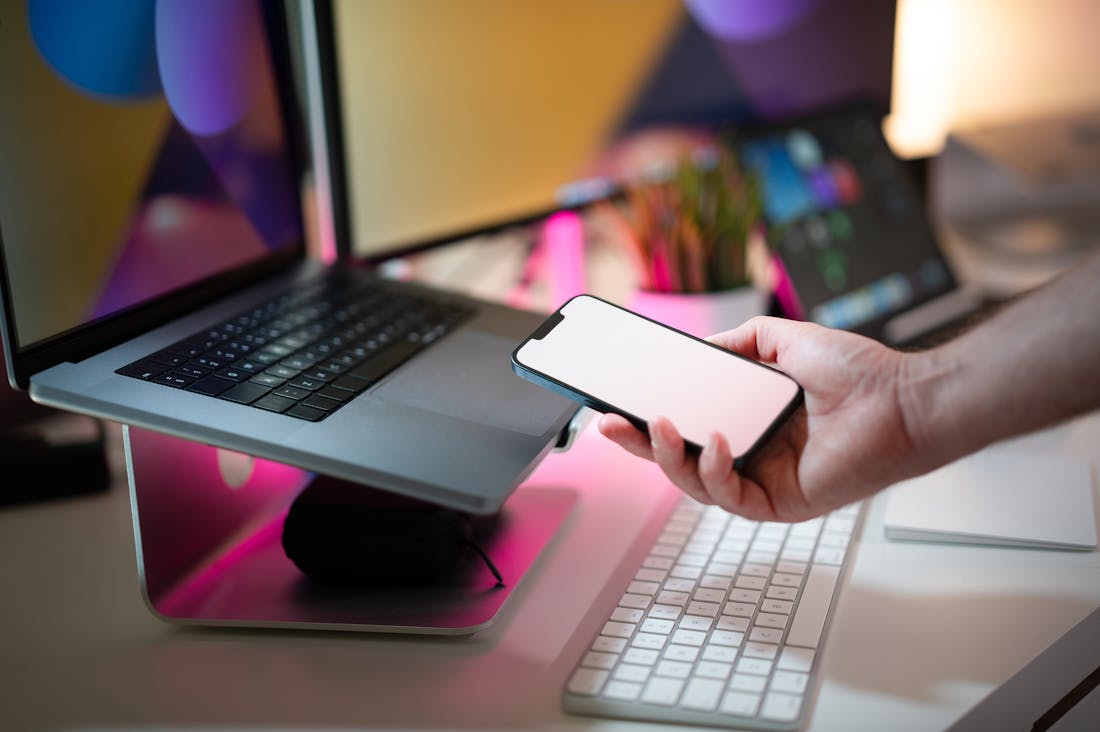 Technological Innovations in Everyday Life: How Smart Gadgets Enhance Our Daily Routines Image 1