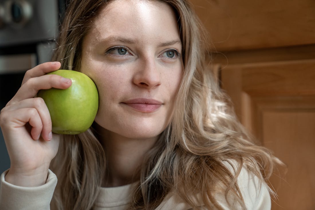 Mindful Eating Techniques for Enhanced Nutrition and Well-being Image 1