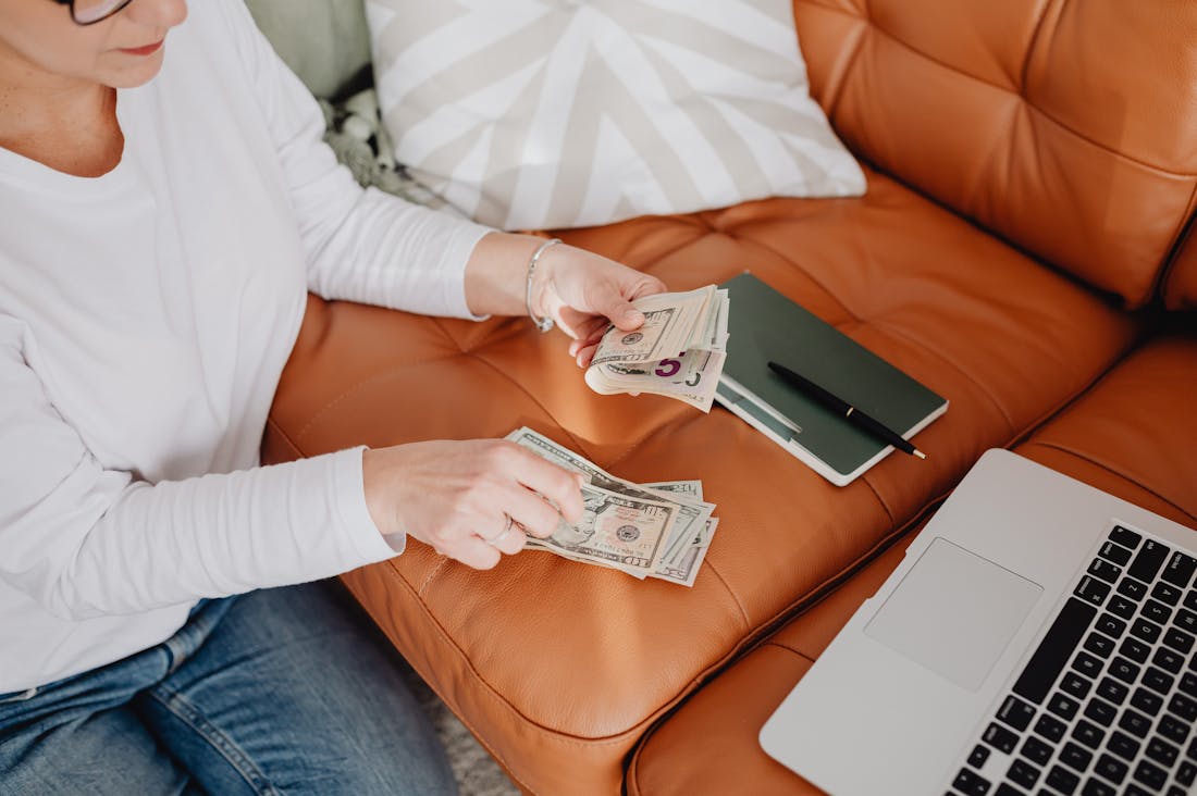 Mastering Your Finances: Essential Strategies for Managing Wealth in a Digital Age Image 2