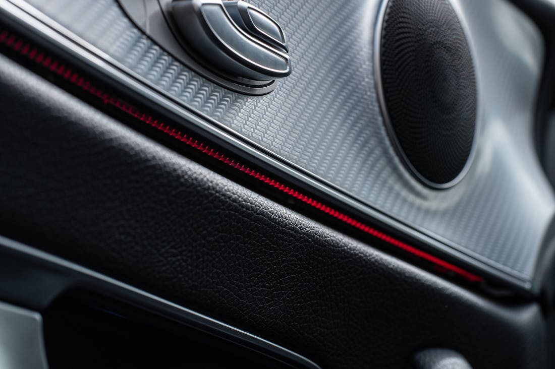 The Modern Auto Experience: Exploring Cutting-Edge Technologies and Their Impact on Driving Image 1